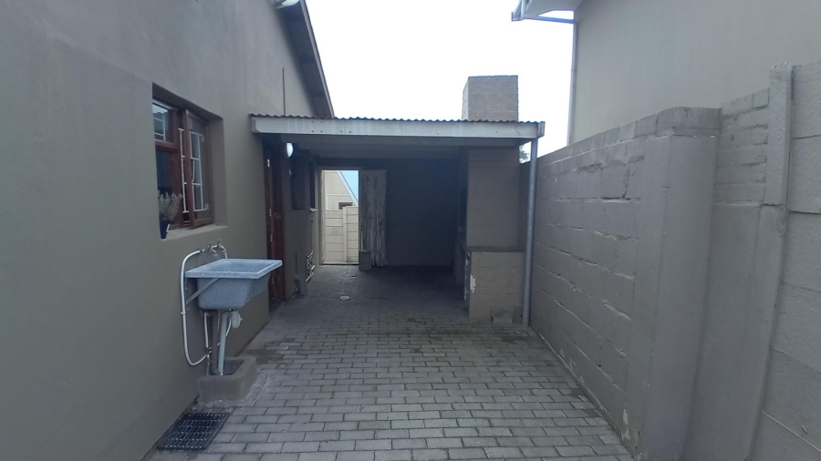 7 Bedroom Property for Sale in Saldanha Western Cape